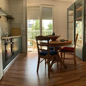 Apartment Flora - Modern Rooftop With Balcony